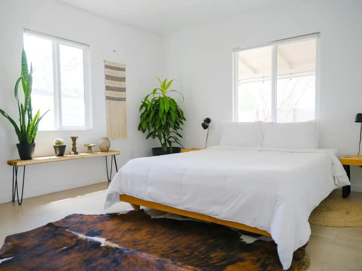 The Zen - Outdoor Shower, Gas Fireplace, Walkable To Shops & Restaurants Joshua Tree Eksteriør billede