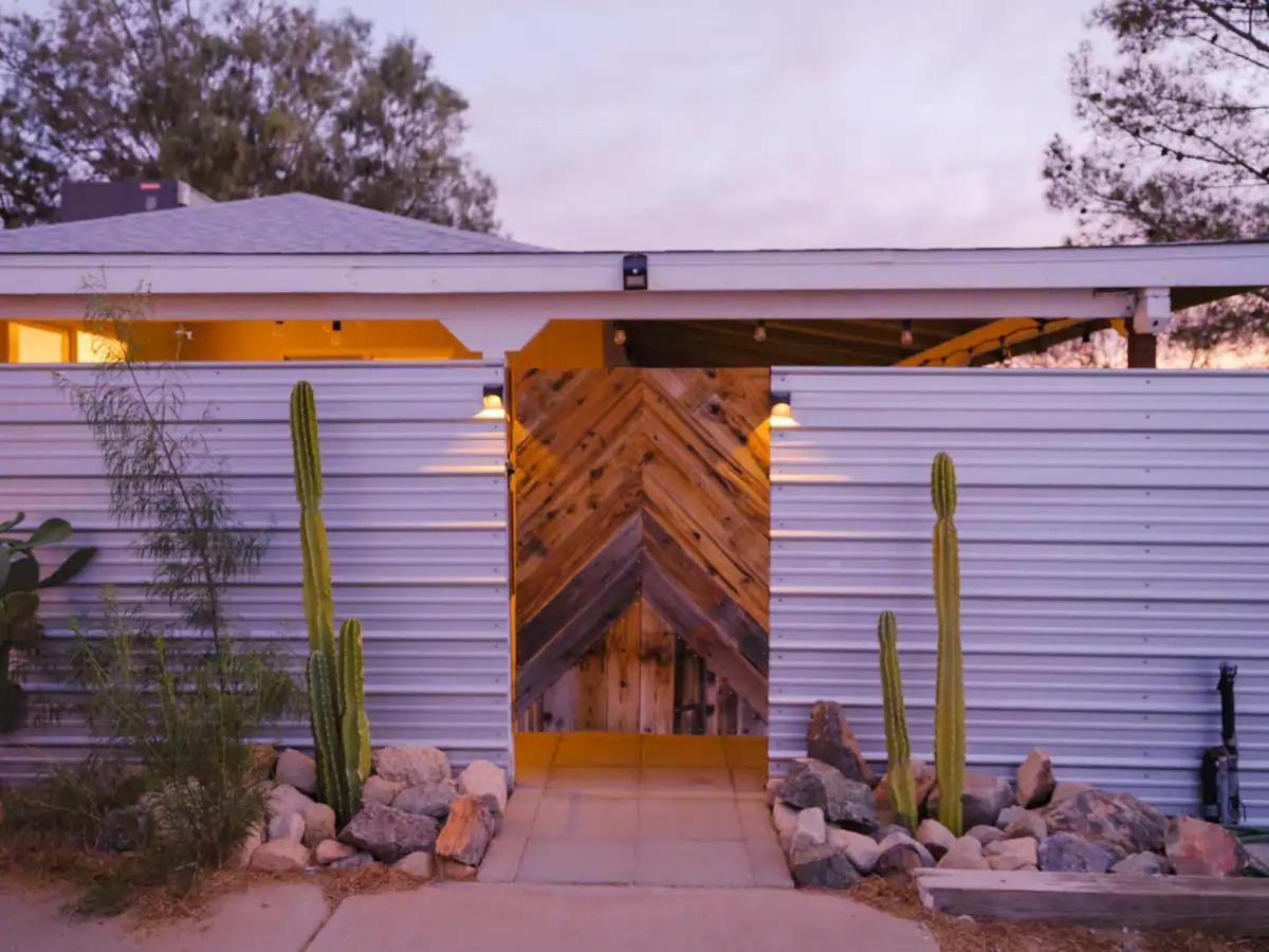 The Zen - Outdoor Shower, Gas Fireplace, Walkable To Shops & Restaurants Joshua Tree Eksteriør billede